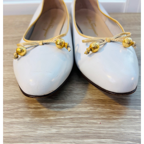 Salvatore Ferragamo Vintage White Ballet Flats With Gold Detail Women's Size 9.5 - Picture 2 of 14